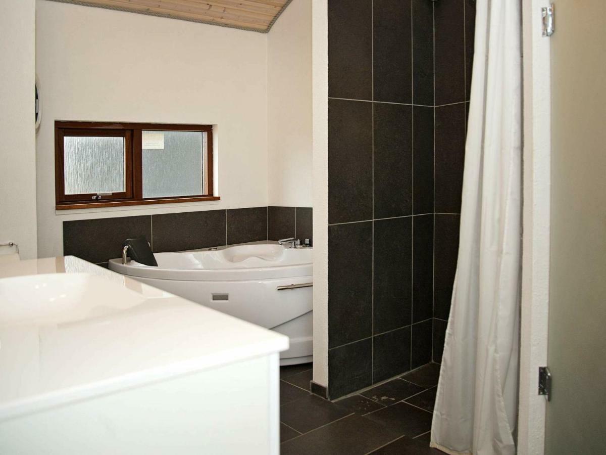 8 Person Holiday Home In Ulfborg Thorsminde Экстерьер фото